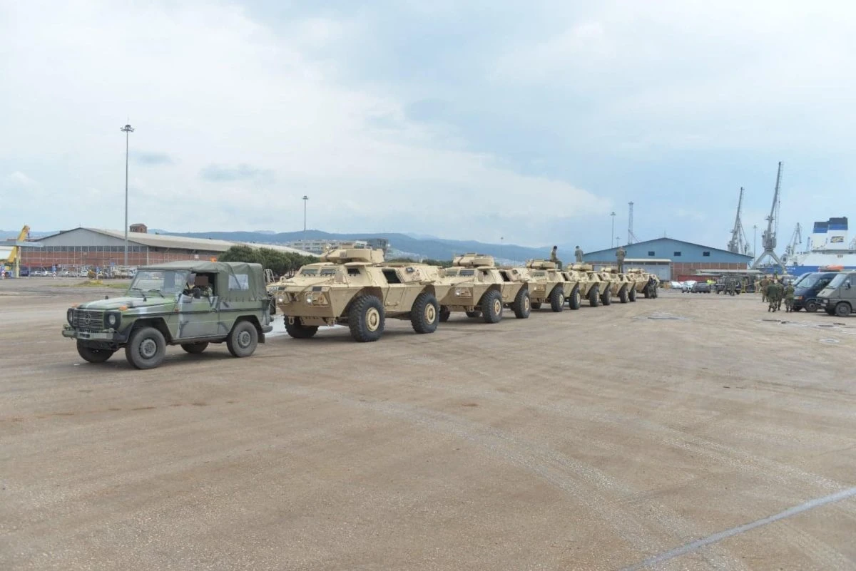 Η Ελλάδα παρέλαβε 130 τεθωρακισμένα οχήματα M1117 από τις ΗΠΑ (βίντεο)